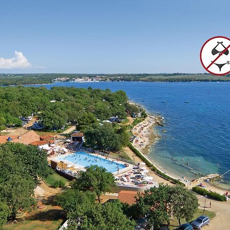 Victoria Mobilehome In Solaris Fkk Naturist Camping Resort Porec Exterior photo
