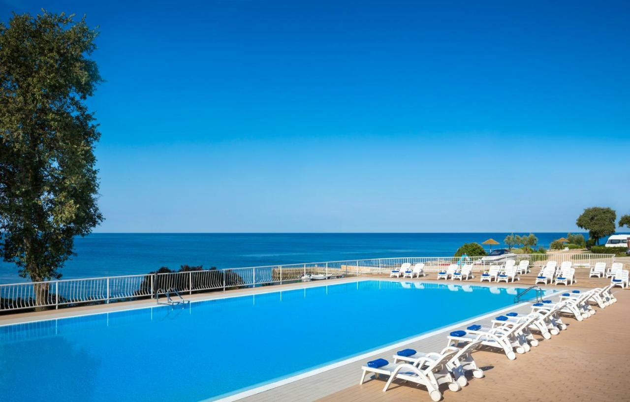 Victoria Mobilehome In Solaris Fkk Naturist Camping Resort Porec Exterior photo