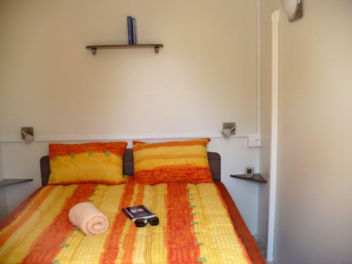 Victoria Mobilehome In Solaris Fkk Naturist Camping Resort Porec Exterior photo
